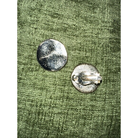 Lot Of 6 Vintage Clip On Earrings Metal Wood Variety Of Styles 1 Pair Are Post - Picture 6 of 15